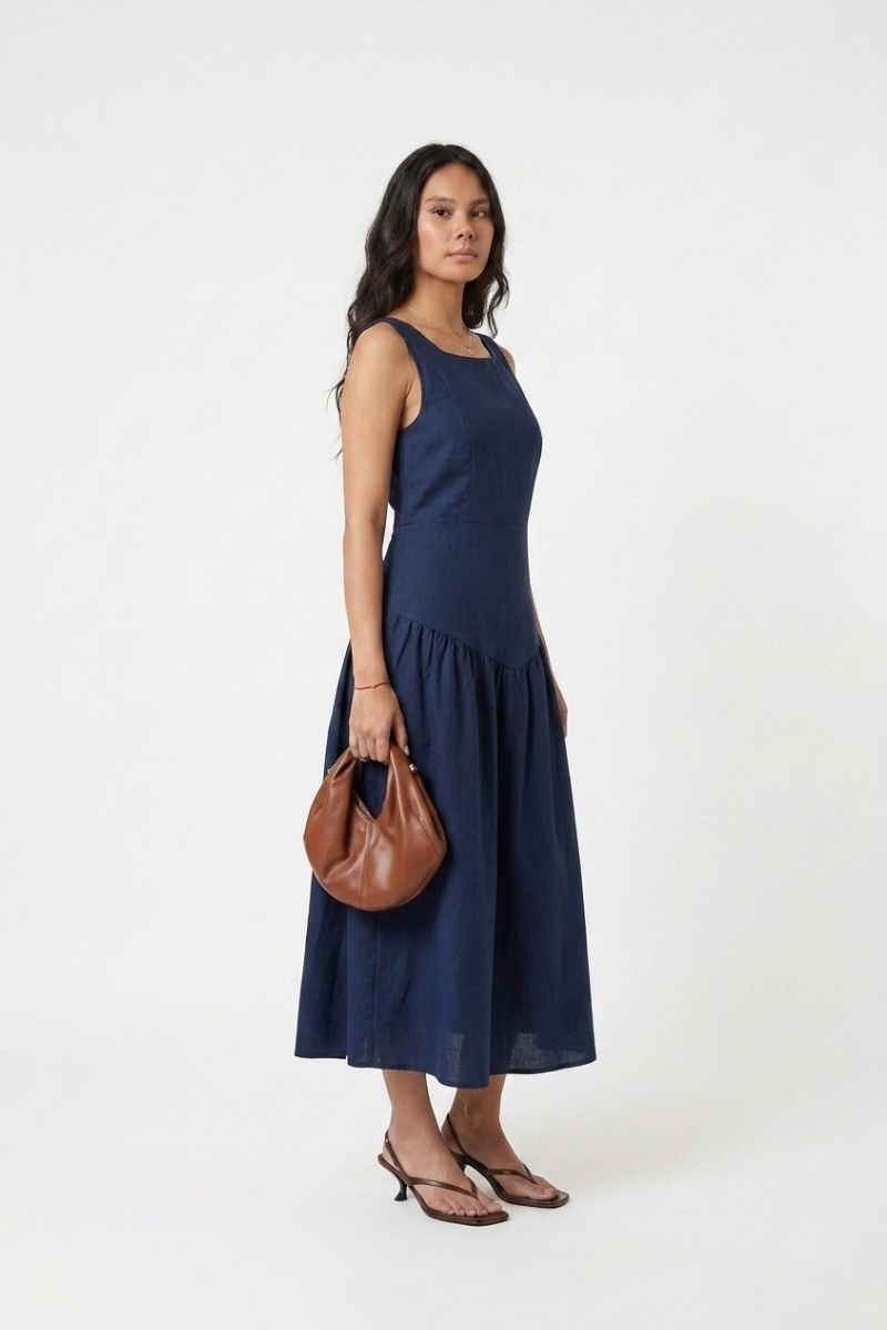 Vestido Midi Clássico Alça Larga