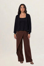 Calça Pantalona transpasse fivela