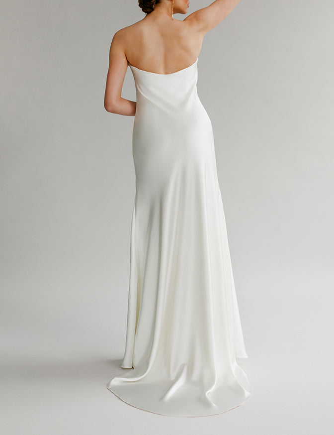 Vestido de Noiva Tomara Amplo Que Caia Acetinado